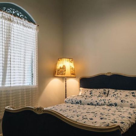 Lhong Yaowarat Hostel Бангкок Экстерьер фото